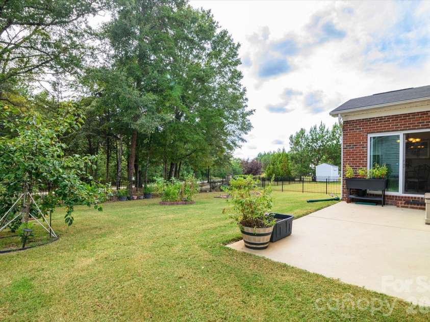 318 Willow Tree Drive, Rock Hill, SC 29732.  MLS# CAR4363762, YatesRealty ID 12654. 