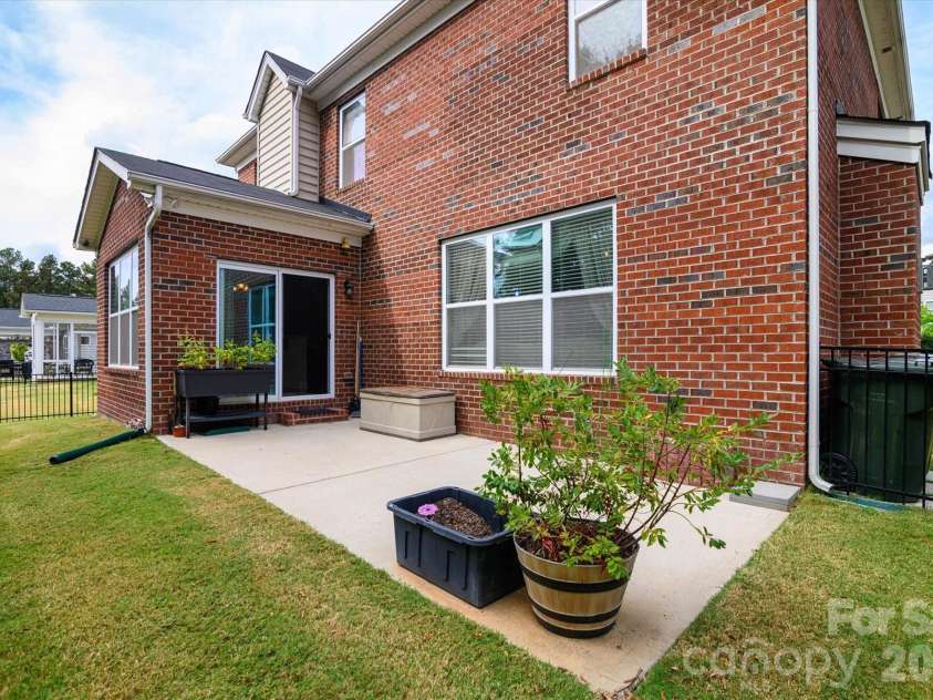 318 Willow Tree Drive, Rock Hill, SC 29732.  MLS# CAR4363762, YatesRealty ID 12654. 