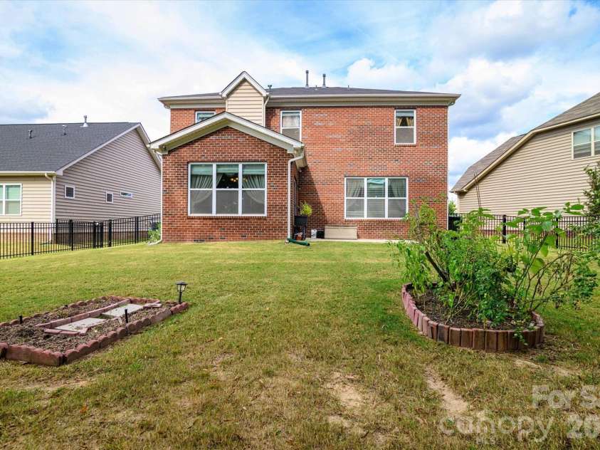 318 Willow Tree Drive, Rock Hill, SC 29732.  MLS# CAR4363762, YatesRealty ID 12654. 