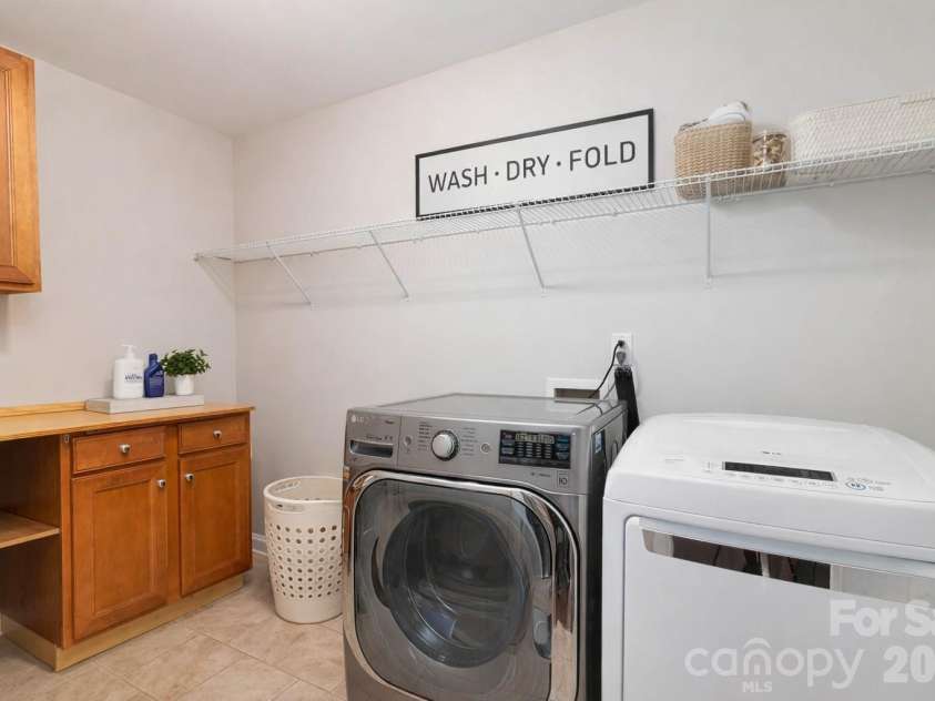 318 Willow Tree Drive, Rock Hill, SC 29732.  MLS# CAR4363762, YatesRealty ID 12654. Laundry