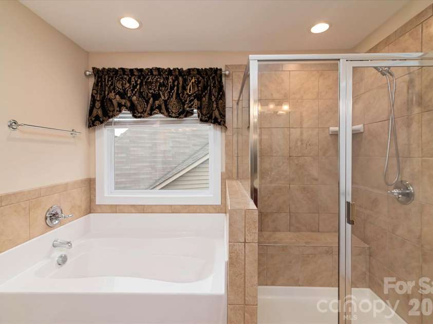 318 Willow Tree Drive, Rock Hill, SC 29732.  MLS# CAR4363762, YatesRealty ID 12654. Master Bathroom