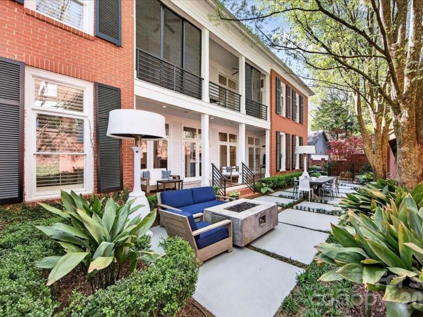 631 Vendue Place, Charlotte, NC 28226.  MLS# CAR4364198, YatesRealty ID 12655. Front Courtyard