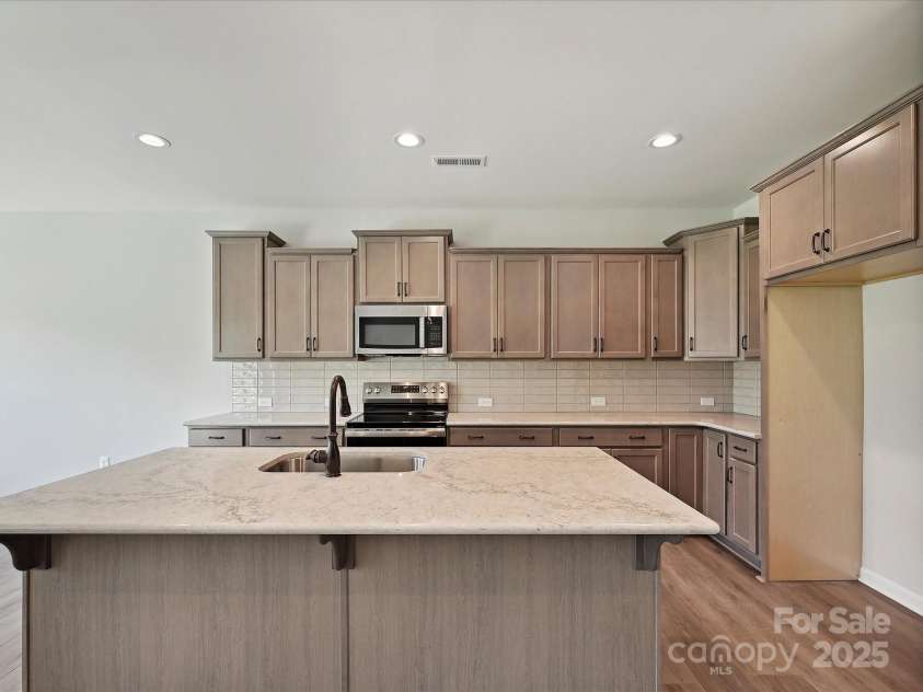 2229 Camber Drive, Gastonia, NC 28054.  MLS# CAR4244592, YatesRealty ID 12656. Kitchen