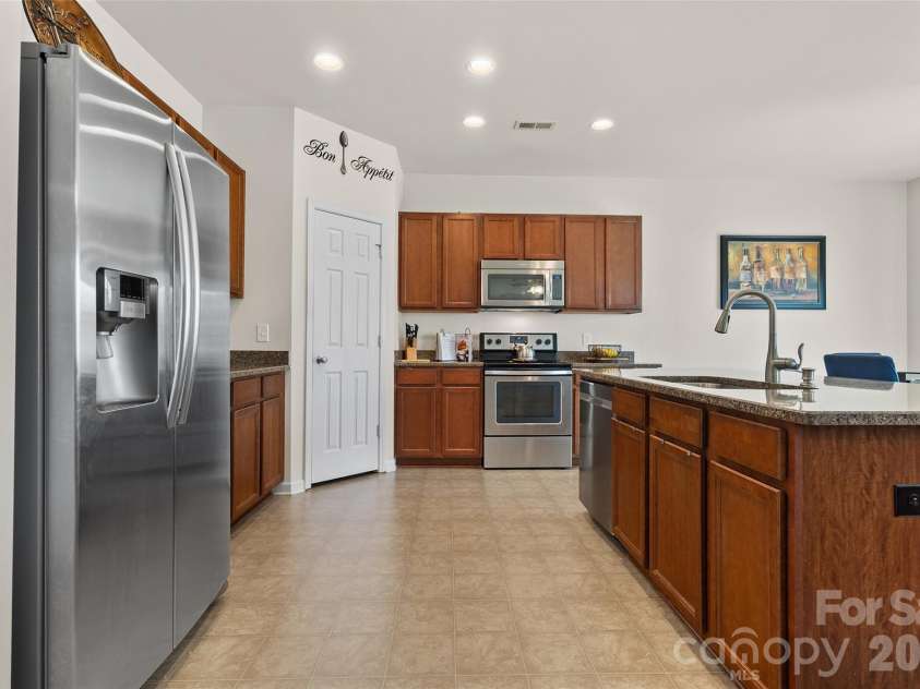 12439 Bending Branch Road, Charlotte, NC 28227.  MLS# CAR4359788, YatesRealty ID 12657. 