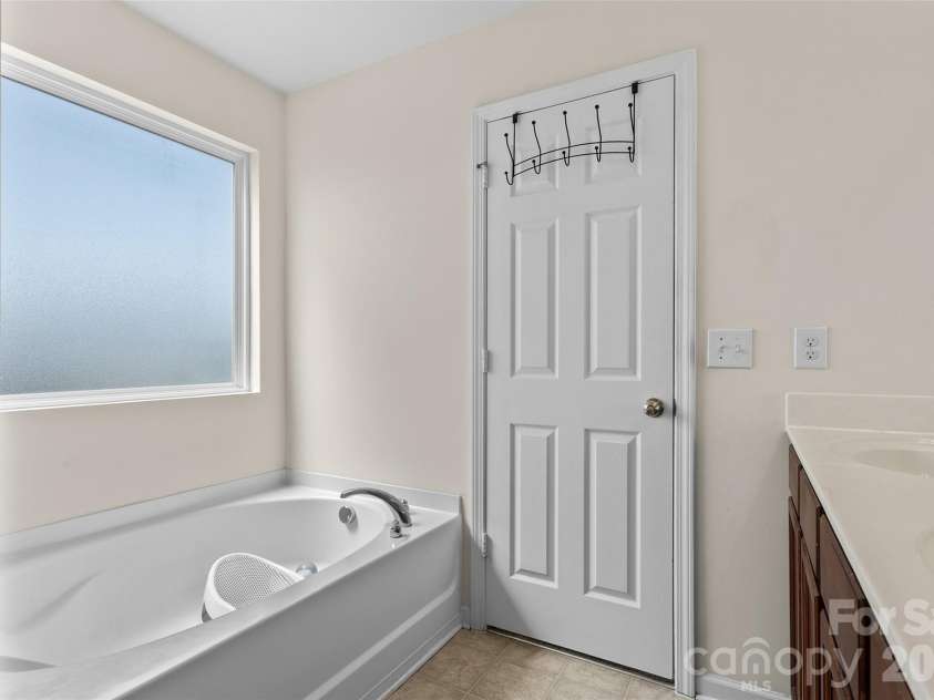 12439 Bending Branch Road, Charlotte, NC 28227.  MLS# CAR4359788, YatesRealty ID 12657. 
