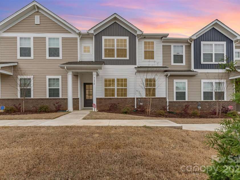 9654 Old Garden Circle, Gastonia, NC 28056.  MLS# CAR4242767, YatesRealty ID 12658. 