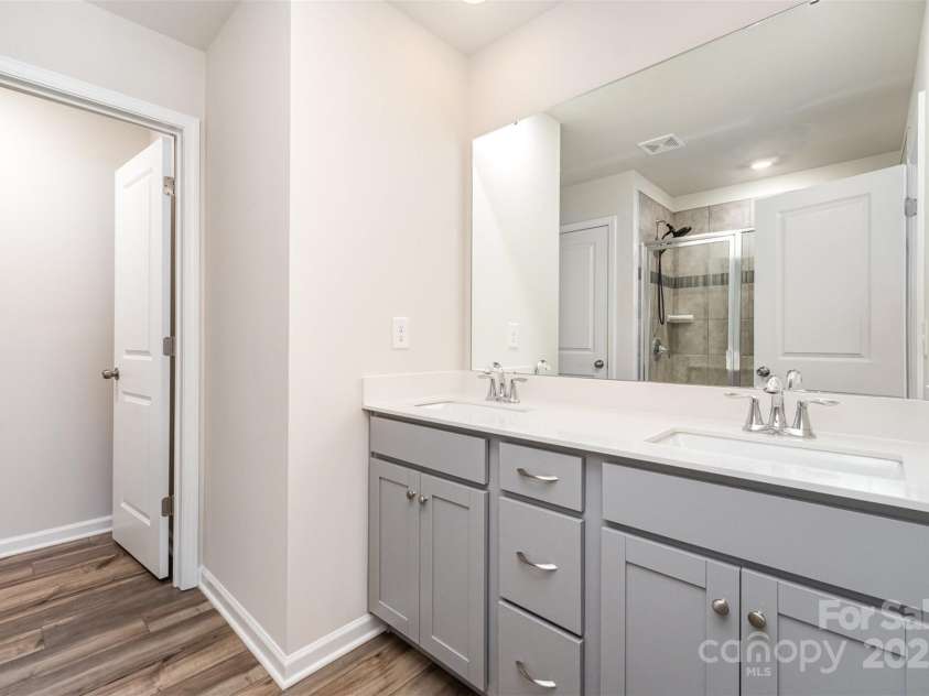 9654 Old Garden Circle, Gastonia, NC 28056.  MLS# CAR4242767, YatesRealty ID 12658. 