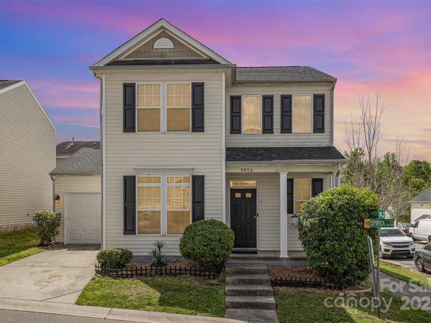 8424 Spirea Court, Charlotte, NC 28215.  MLS# CAR4279664, YatesRealty ID 12659. 