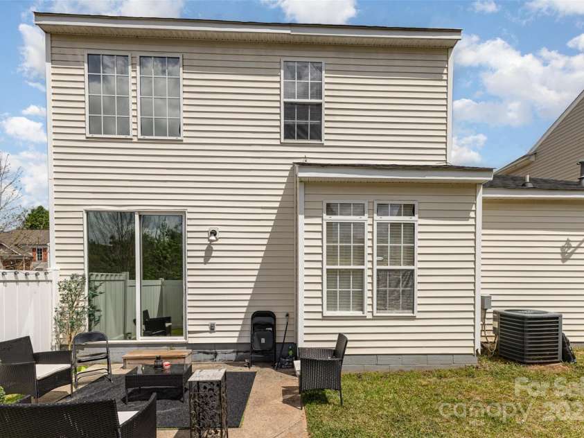 8424 Spirea Court, Charlotte, NC 28215.  MLS# CAR4279664, YatesRealty ID 12659. 