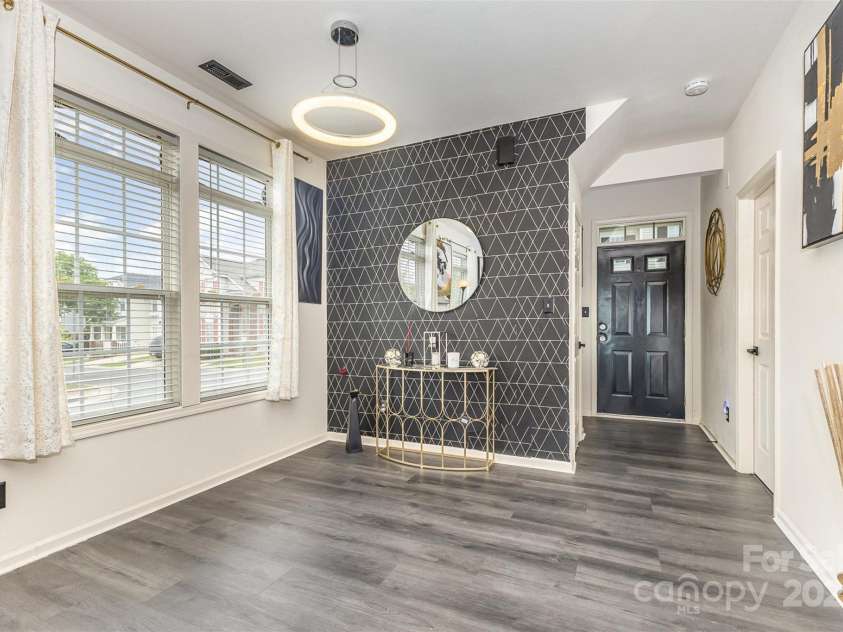 8424 Spirea Court, Charlotte, NC 28215.  MLS# CAR4279664, YatesRealty ID 12659. 