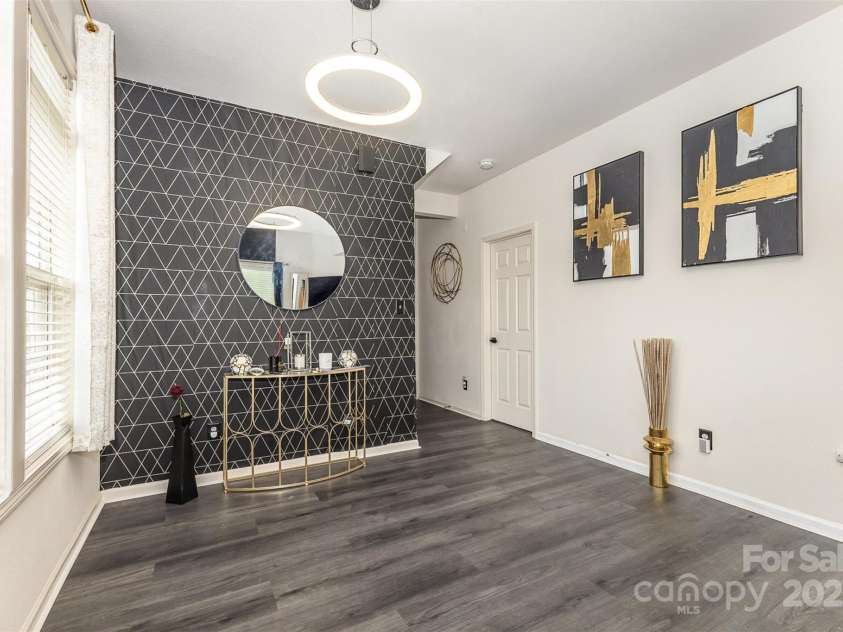 8424 Spirea Court, Charlotte, NC 28215.  MLS# CAR4279664, YatesRealty ID 12659. 