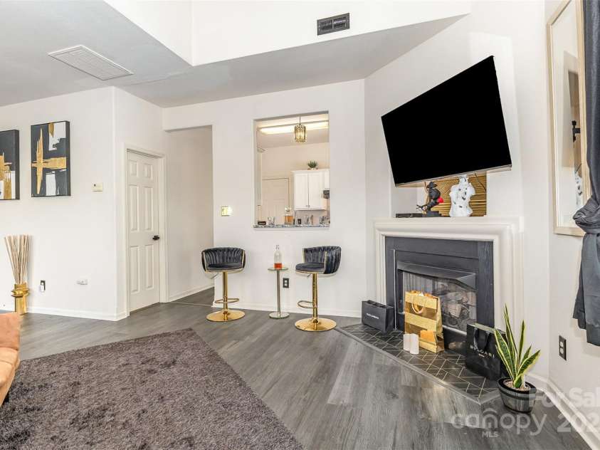 8424 Spirea Court, Charlotte, NC 28215.  MLS# CAR4279664, YatesRealty ID 12659. 