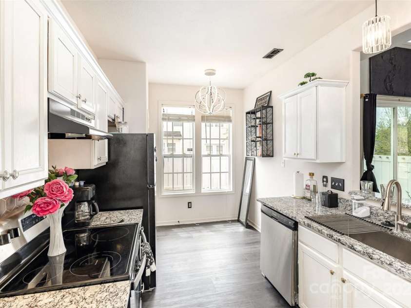 8424 Spirea Court, Charlotte, NC 28215.  MLS# CAR4279664, YatesRealty ID 12659. 