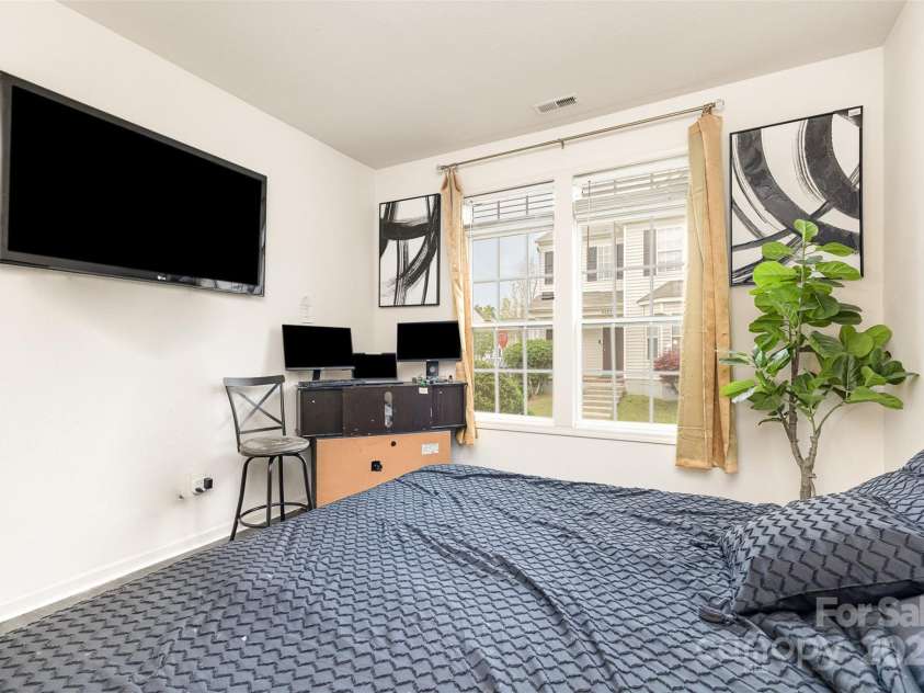 8424 Spirea Court, Charlotte, NC 28215.  MLS# CAR4279664, YatesRealty ID 12659. 