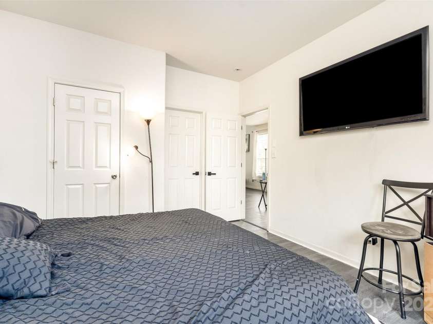 8424 Spirea Court, Charlotte, NC 28215.  MLS# CAR4279664, YatesRealty ID 12659. 