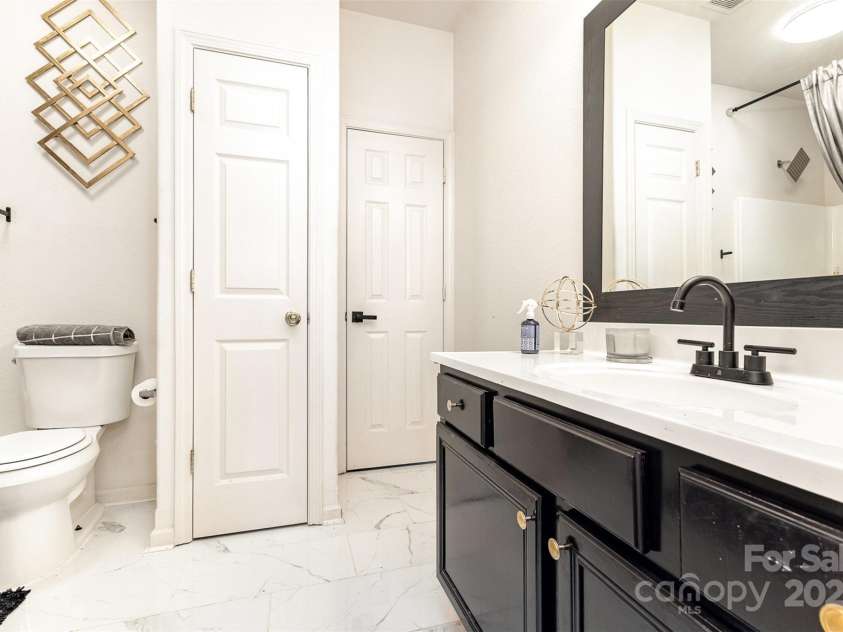 8424 Spirea Court, Charlotte, NC 28215.  MLS# CAR4279664, YatesRealty ID 12659. 