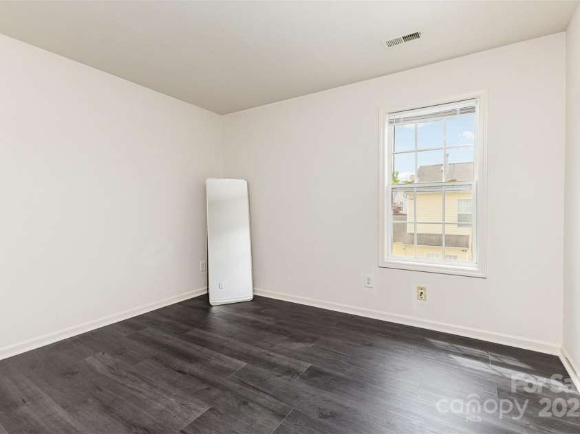 8424 Spirea Court, Charlotte, NC 28215.  MLS# CAR4279664, YatesRealty ID 12659. 