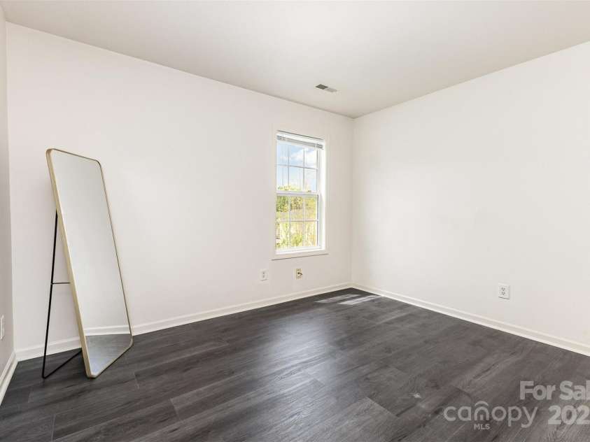 8424 Spirea Court, Charlotte, NC 28215.  MLS# CAR4279664, YatesRealty ID 12659. 