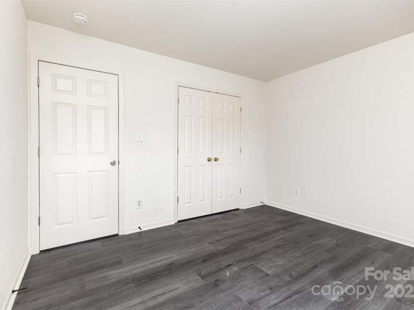 8424 Spirea Court, Charlotte, NC 28215.  MLS# CAR4279664, YatesRealty ID 12659. 