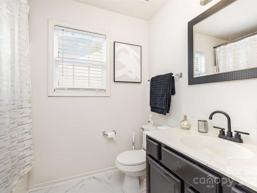 8424 Spirea Court, Charlotte, NC 28215.  MLS# CAR4279664, YatesRealty ID 12659. 