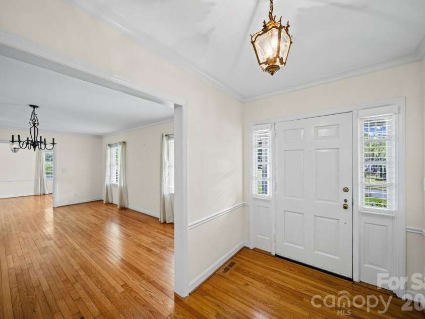 300 11th Avenue, Gastonia, NC 28052.  MLS# CAR4366589, YatesRealty ID 12660. 
