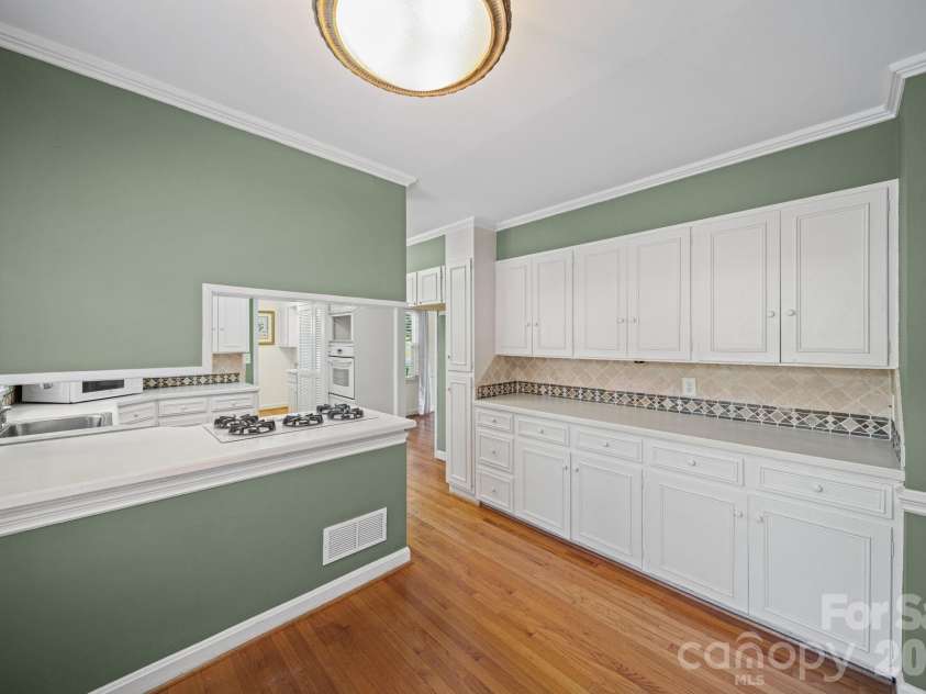 300 11th Avenue, Gastonia, NC 28052.  MLS# CAR4366589, YatesRealty ID 12660. 