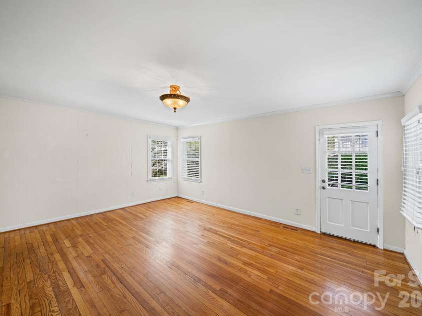 300 11th Avenue, Gastonia, NC 28052.  MLS# CAR4366589, YatesRealty ID 12660. 