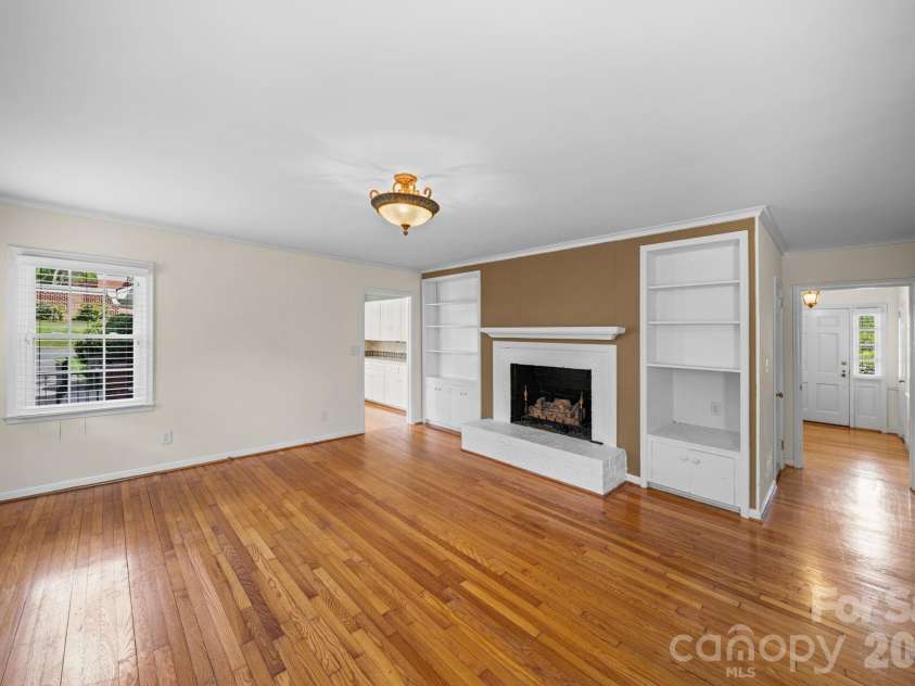 300 11th Avenue, Gastonia, NC 28052.  MLS# CAR4366589, YatesRealty ID 12660. 