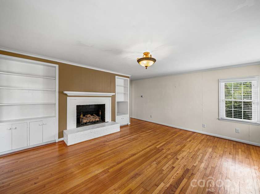 300 11th Avenue, Gastonia, NC 28052.  MLS# CAR4366589, YatesRealty ID 12660. 