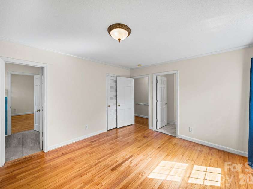300 11th Avenue, Gastonia, NC 28052.  MLS# CAR4366589, YatesRealty ID 12660. 