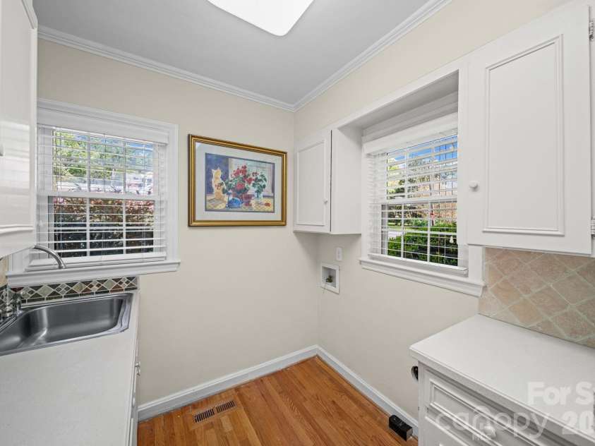 300 11th Avenue, Gastonia, NC 28052.  MLS# CAR4366589, YatesRealty ID 12660. 