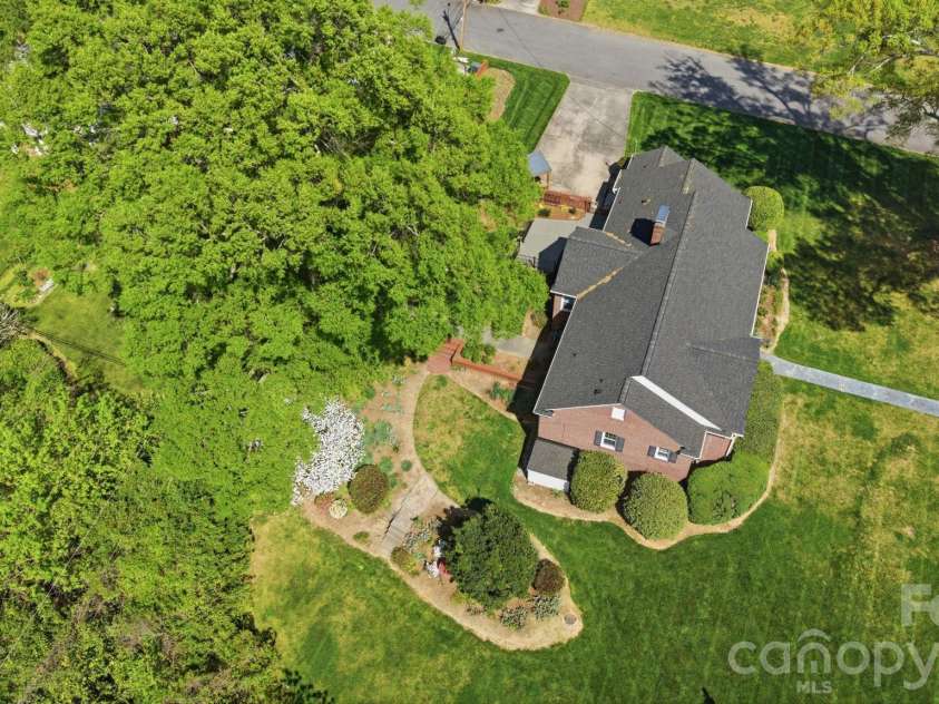 300 11th Avenue, Gastonia, NC 28052.  MLS# CAR4366589, YatesRealty ID 12660. 
