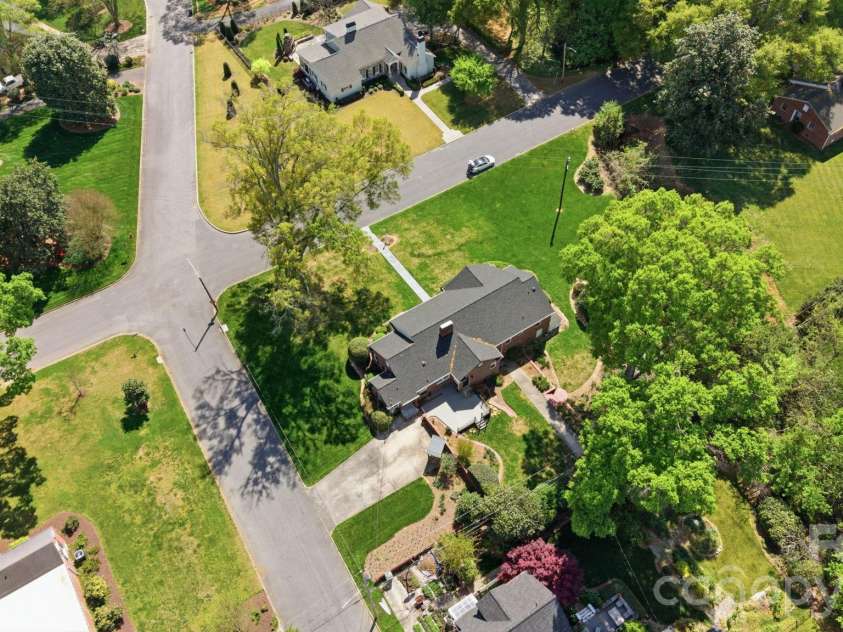 300 11th Avenue, Gastonia, NC 28052.  MLS# CAR4366589, YatesRealty ID 12660. 