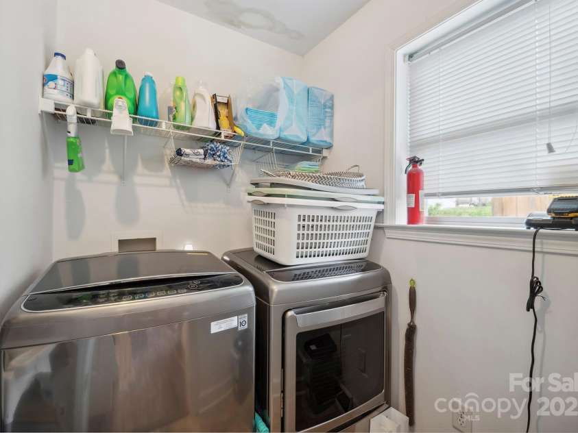 2324 7th Avenue, Hickory, NC 28601.  MLS# CAR4251341, YatesRealty ID 12661. 