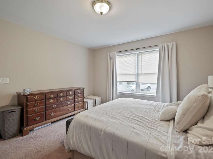 2324 7th Avenue, Hickory, NC 28601.  MLS# CAR4251341, YatesRealty ID 12661. 