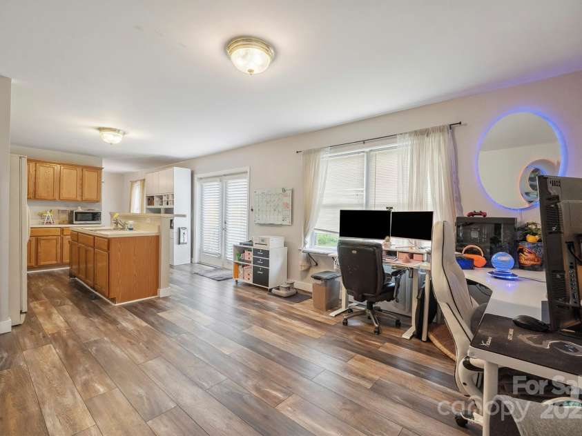 2324 7th Avenue, Hickory, NC 28601.  MLS# CAR4251341, YatesRealty ID 12661. 