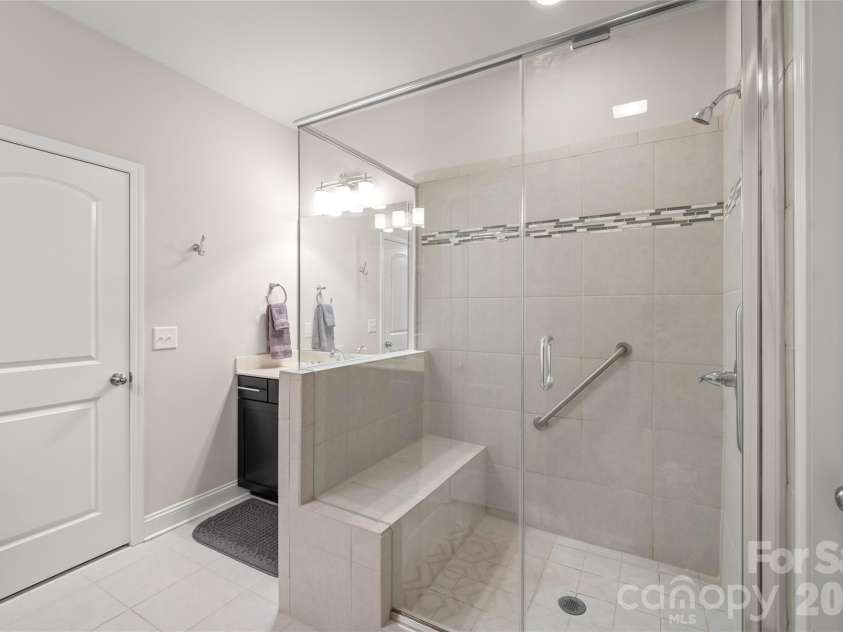 6446 Hove Road, Mint Hill, NC 28227.  MLS# CAR4366035, YatesRealty ID 12661. Primary Bath