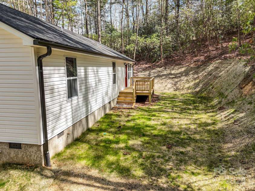 70 Erwin Hill Drive, Etowah, NC 28729.  MLS# CAR4206918, YatesRealty ID 12662. 
