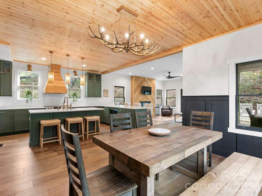 291 Webb Cove Road, Asheville, NC 28804.  MLS# CAR4369925, YatesRealty ID 12663. 