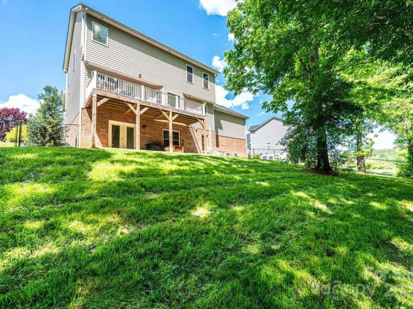 5173 Oak Circle, Granite Falls, NC 28630.  MLS# CAR4256607, YatesRealty ID 12664. 