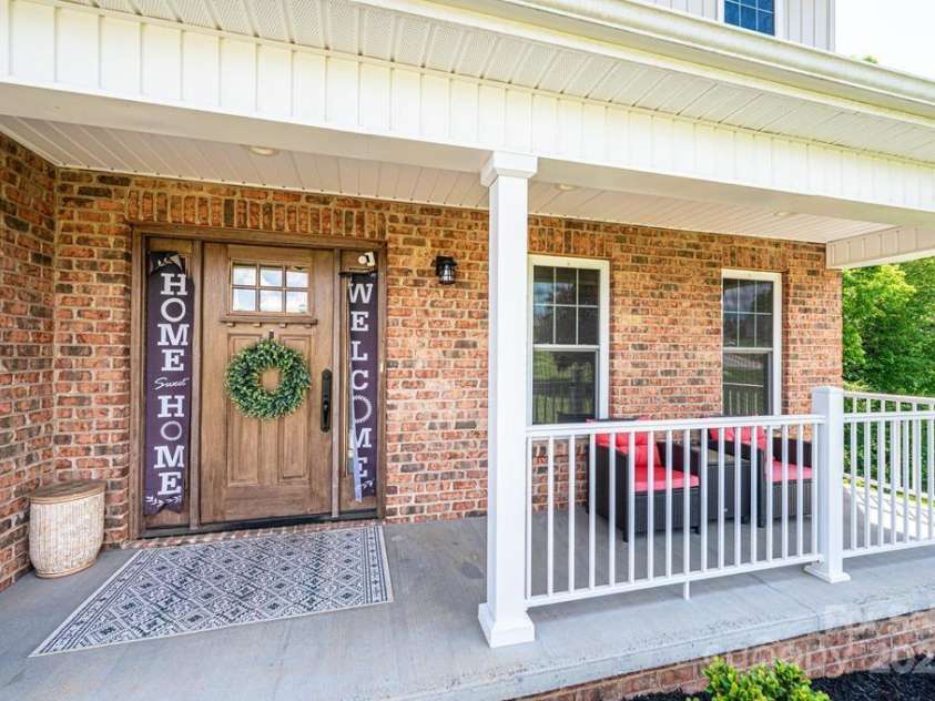 5173 Oak Circle, Granite Falls, NC 28630.  MLS# CAR4256607, YatesRealty ID 12664. 