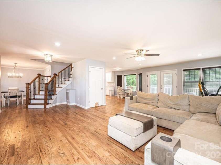 5173 Oak Circle, Granite Falls, NC 28630.  MLS# CAR4256607, YatesRealty ID 12664. 