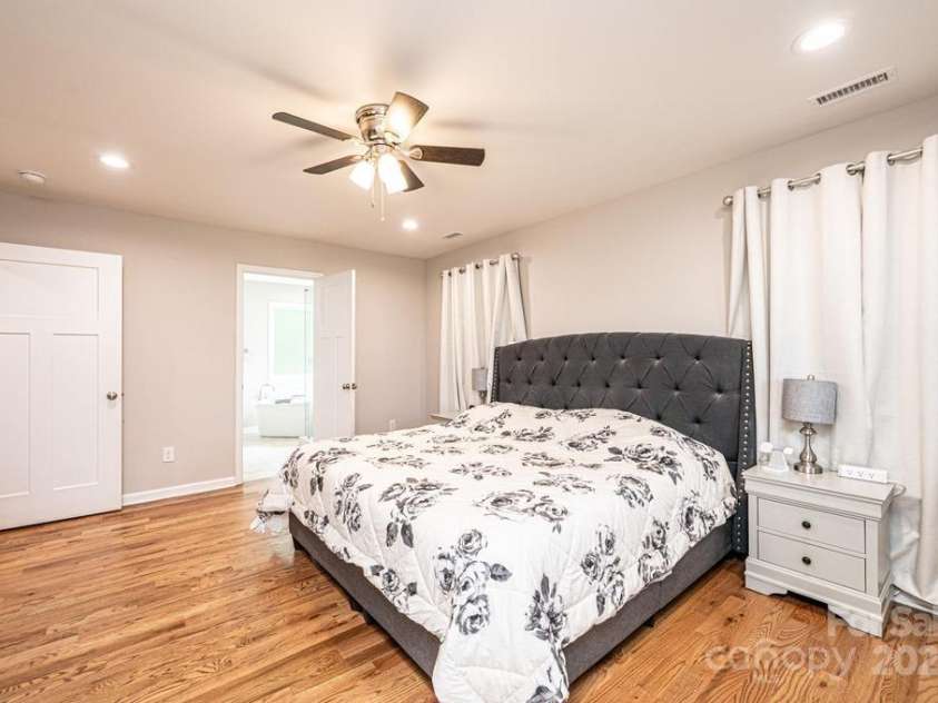 5173 Oak Circle, Granite Falls, NC 28630.  MLS# CAR4256607, YatesRealty ID 12664. 