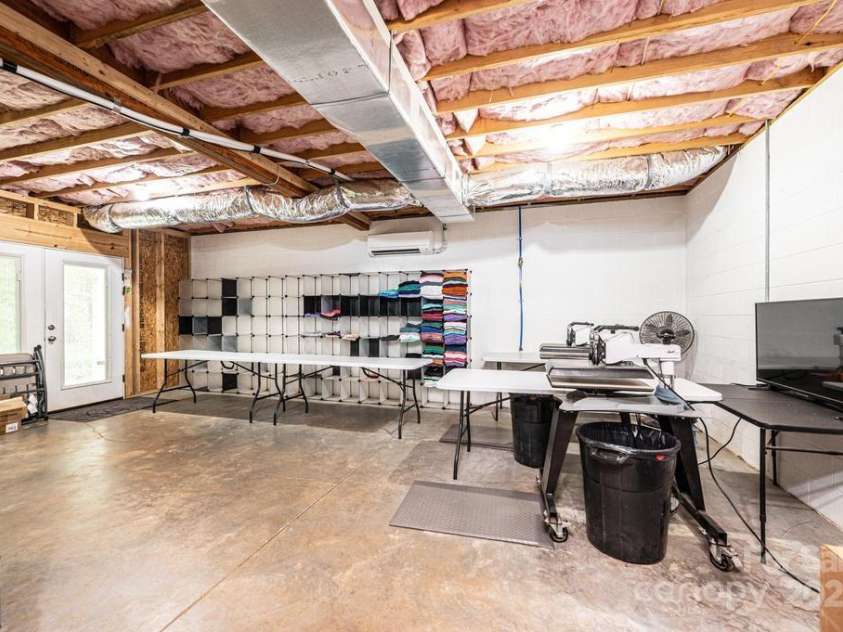 5173 Oak Circle, Granite Falls, NC 28630.  MLS# CAR4256607, YatesRealty ID 12664. 