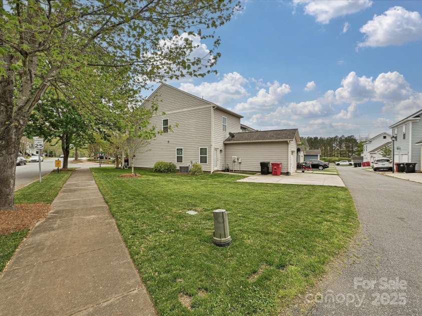 20025 Metaphor Mews None, Davidson, NC 28036.  MLS# CAR4246362, YatesRealty ID 12668. 