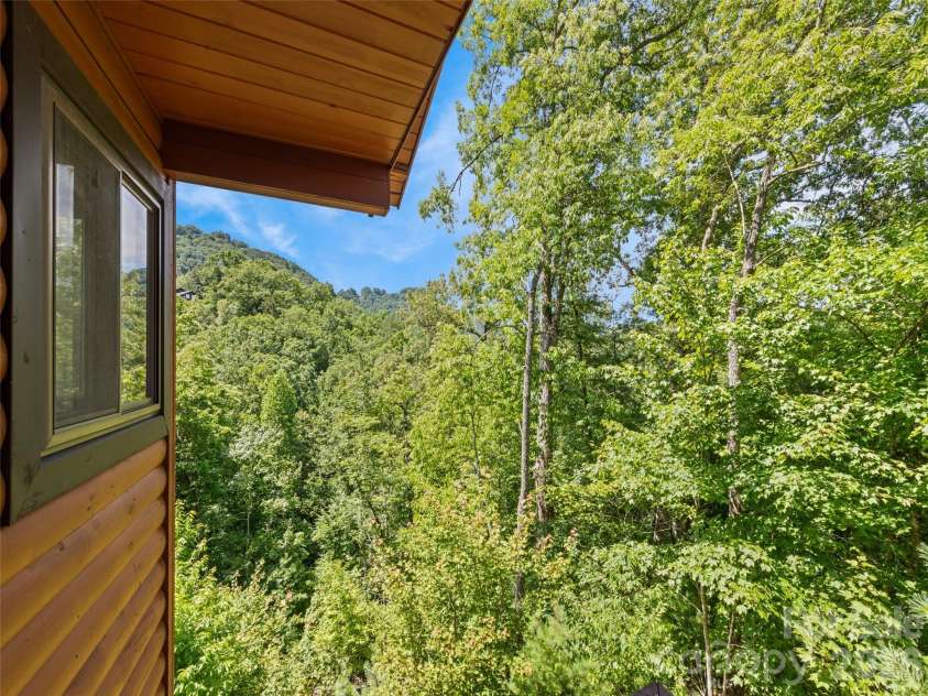 299 Blue Ridge Parkway, Bryson City, NC 28713.  MLS# CAR4371045, YatesRealty ID 12668. 