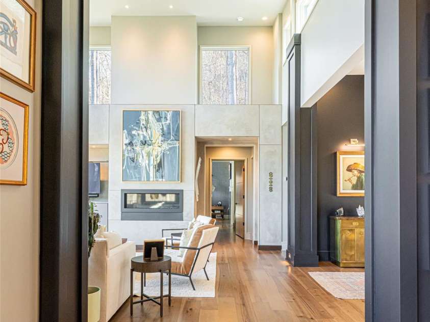 391 High Hickory Trail, Swannanoa, NC 28778.  MLS# CAR4255021, YatesRealty ID 12669. 