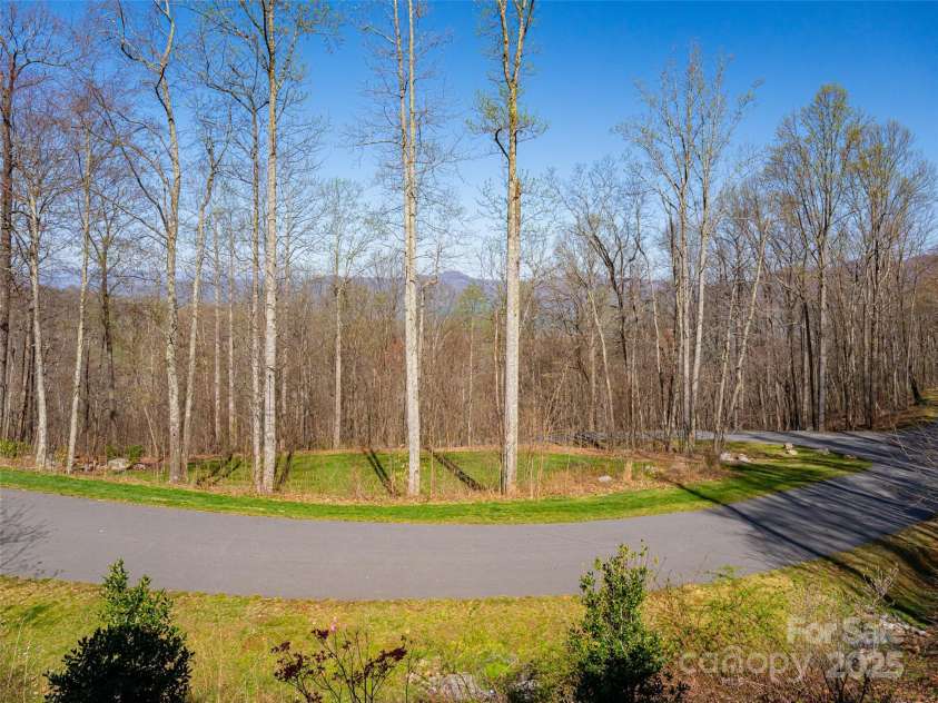 391 High Hickory Trail, Swannanoa, NC 28778.  MLS# CAR4255021, YatesRealty ID 12669. 