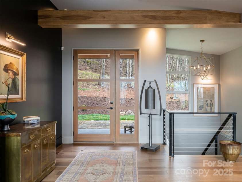 391 High Hickory Trail, Swannanoa, NC 28778.  MLS# CAR4255021, YatesRealty ID 12669. Entry Foyer