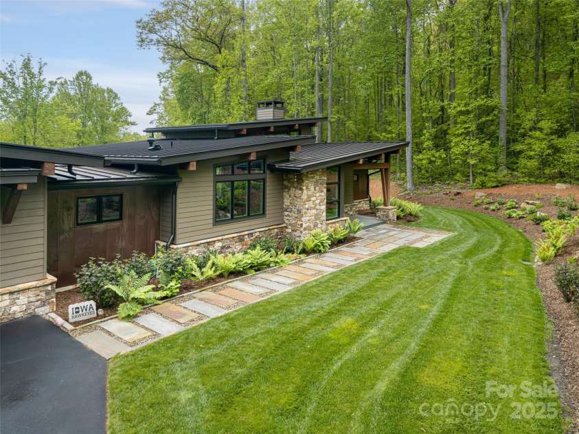 391 High Hickory Trail, Swannanoa, NC 28778.  MLS# CAR4255021, YatesRealty ID 12669. Professionally landscaped